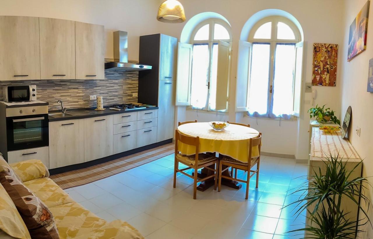 Villa Catalana Al Centro Di Alghero Bagian luar foto